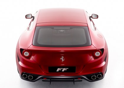 Ferrari FF – полноприводный, четырехместный суперкар!