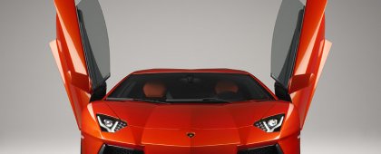    Lamborghini Aventador LP700-4