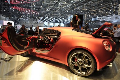 Alfa Romeo 4C – миниатурный итальянский суперкар
