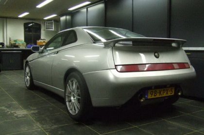 Датчане собрали двухмоторную Alfa Romeo GTV!