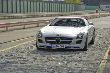     Mercedes-Benz SLS AMG