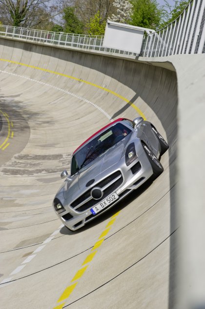     Mercedes-Benz SLS AMG