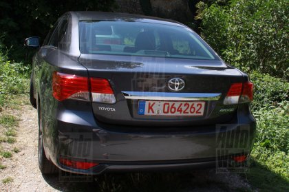   Toyota Avensis  !
