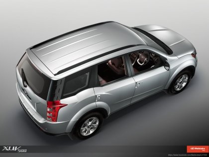 Mahindra XUV500  7-   