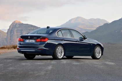Состоялась премьера нового поколения BMW третьей серии
