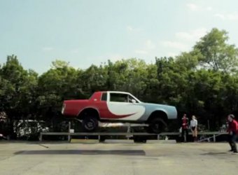 Видео: Buick Regal прыгает через скакалку!