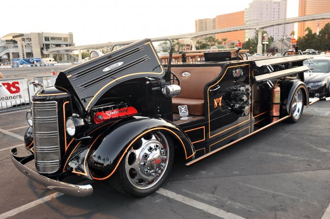 SEMA 2011:   Mack 1944    Viper SRT10