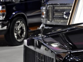 Китайская компания Star Customs создала 8-метровый лимузин на базе Rolls Royce Phantom