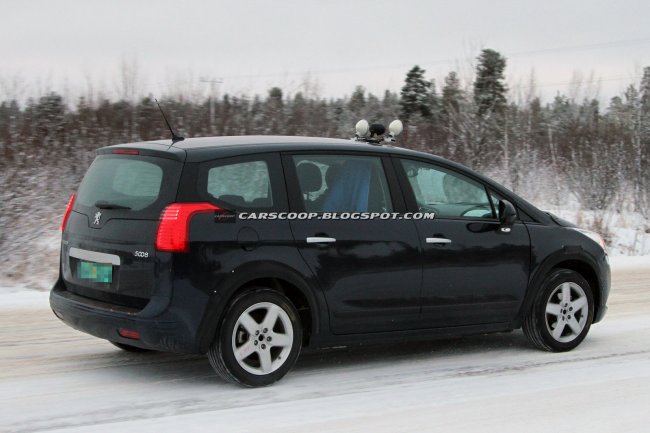      Peugeot 5008