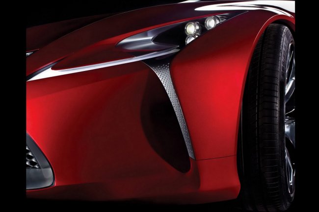 Компания Lexus опубликовала тизер интерьера нового купе