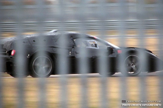 Замечен неопознанный среднемоторный прототип Ferrari
