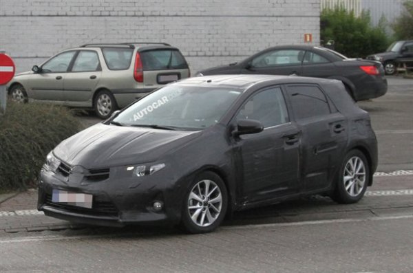    Toyota Auris  