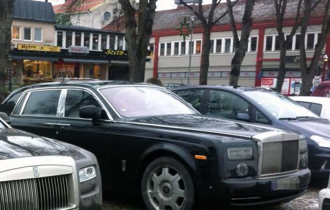 Rolls-Royce Phantom   