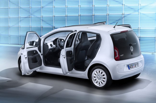 Появились официальные изображения пятидверной версии Volkswagen Up