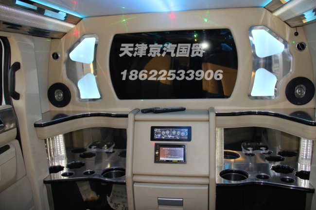 Китайцы собрали восьмиколёсный лимузин на базе Hummer H2