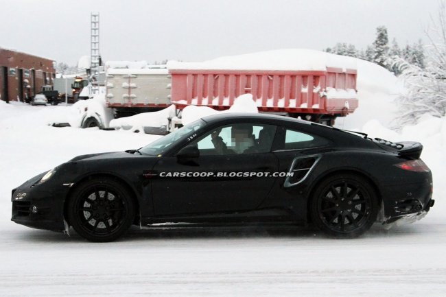 Porsche проводит зимние тесты нового 911 Turbo