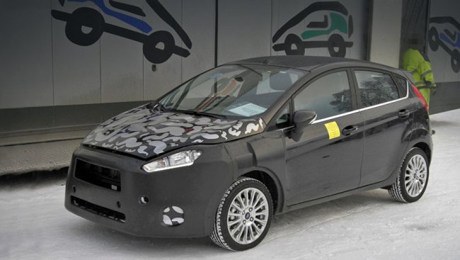 Ford тестирует обновленный хэтчбек Fiesta