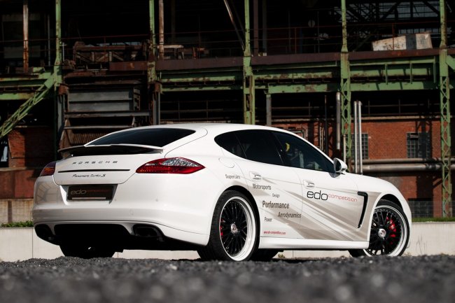 Edo Competition снарядило Porsche Panamera Turbo S сразу семью сотнями лошадей