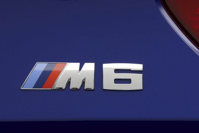 Фотографии купе и кабриолета BMW M6 2013-го модельного года
