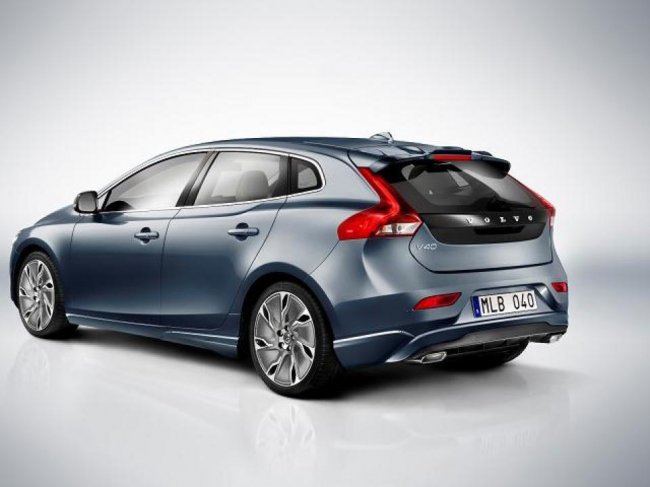  Volvo V40  