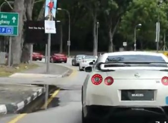   40 Nissan GT-R   