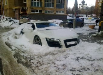 Audi R8 брошен в снегу в Нижнем Новгороде