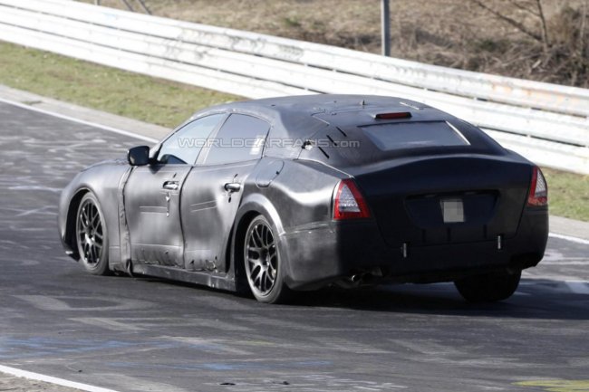   Maserati Quattroporte   