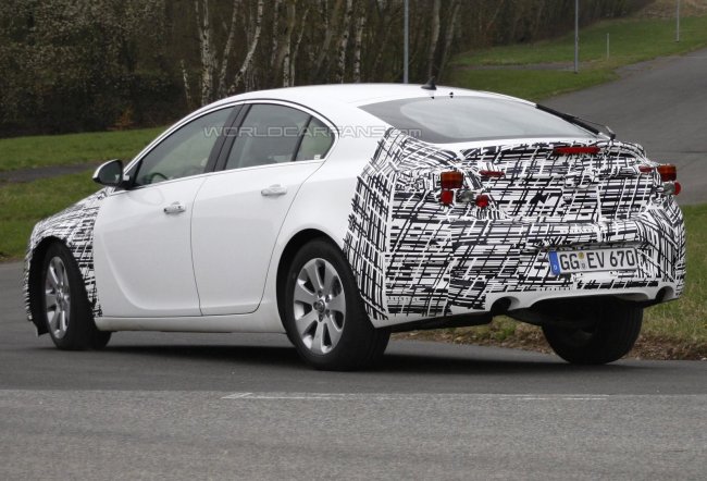 Opel Insignia готовится к фейслифтингу