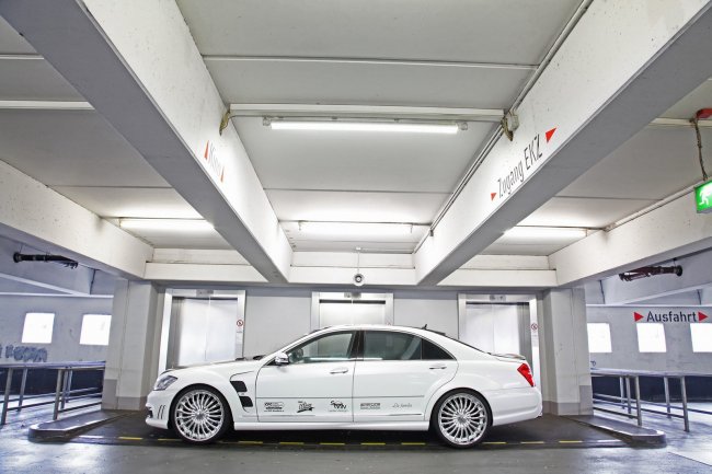 Компания CFC-Sundern добавила безумства Mercedes-Benz S65 V12 AMG