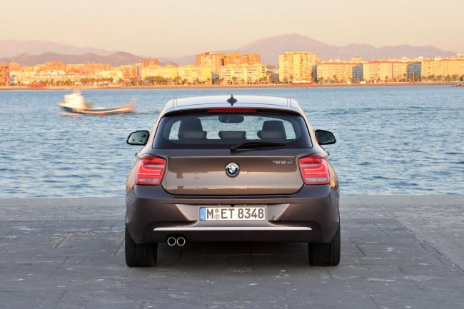  BMW     1-c