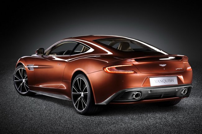 Компания Aston Martin официально представила новый Vanquish