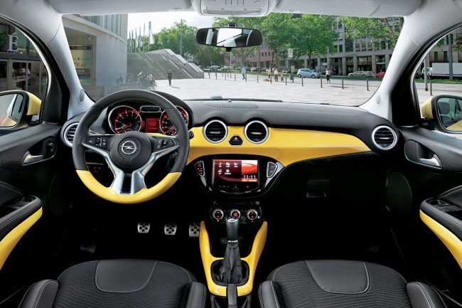    Opel Adam  