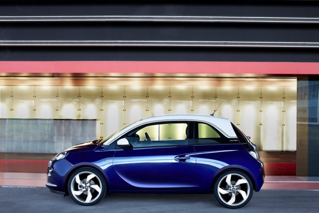    Opel Adam  