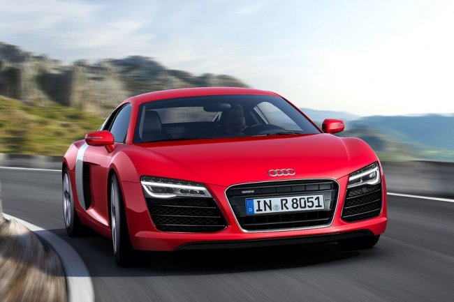 Audi представила обновлённый суперкар R8