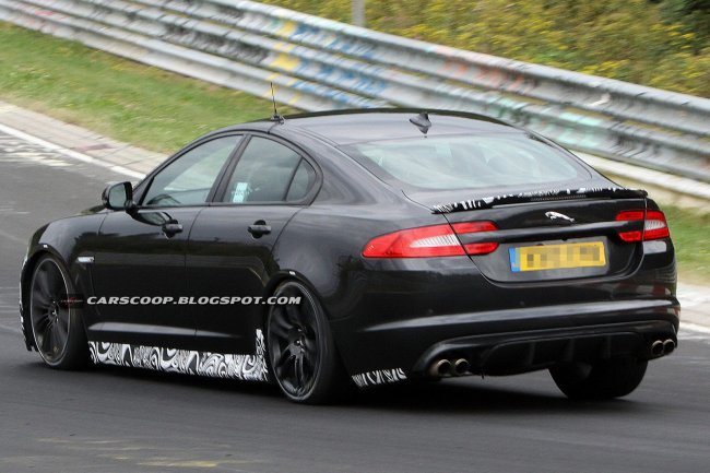 Jaguar тестирует серийную версию «заряженного» седана XFR-S