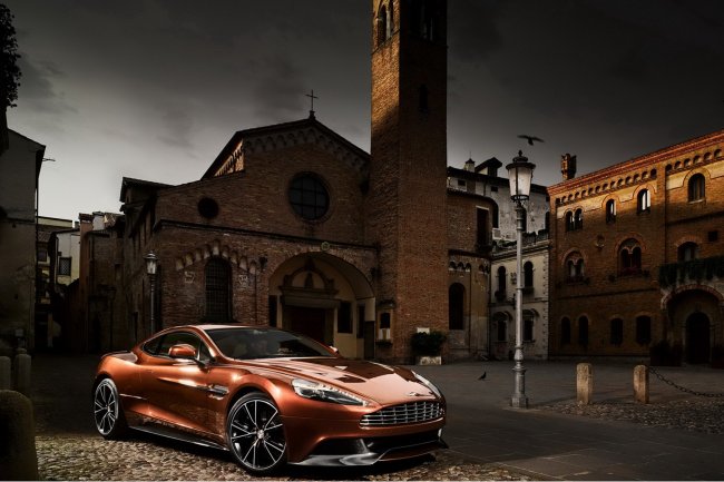      Aston Martin Vanquish