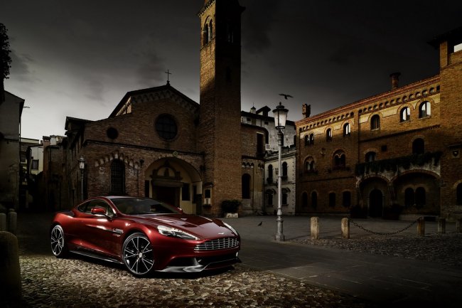      Aston Martin Vanquish