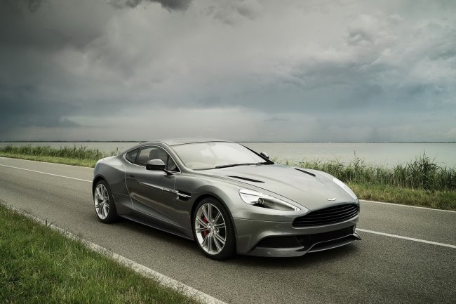      Aston Martin Vanquish