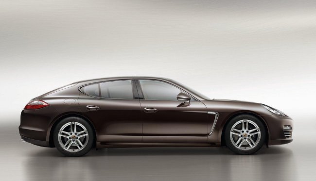  Porsche    Panamera