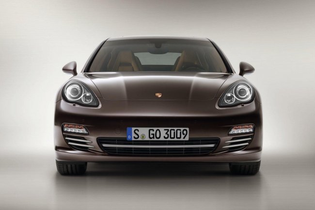  Porsche    Panamera