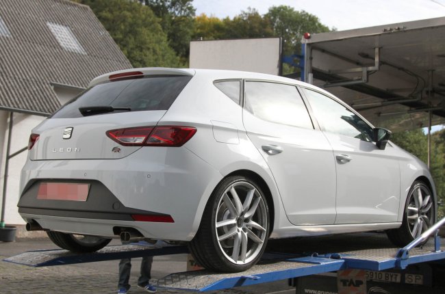      Seat Leon Cupra R