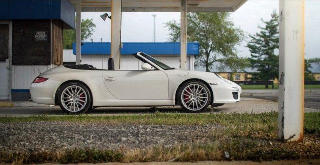 Спорткар для эгоиста — Porsche 911 со средним расположением руля
