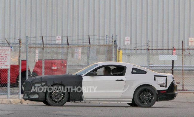 Тестовый прототип нового Ford Mustang попал под объекивы фотошпионов