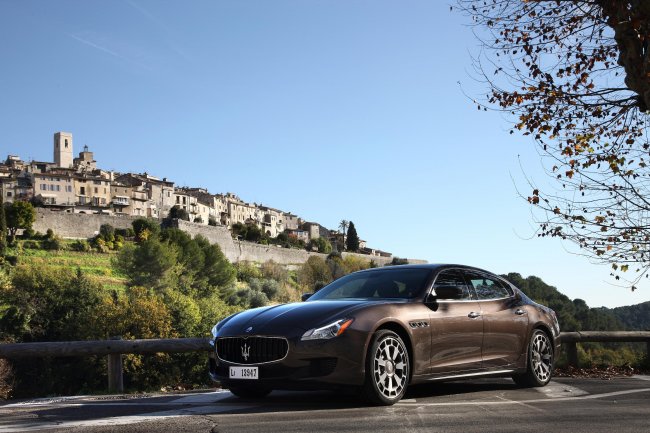  Maserati Quattroporte    