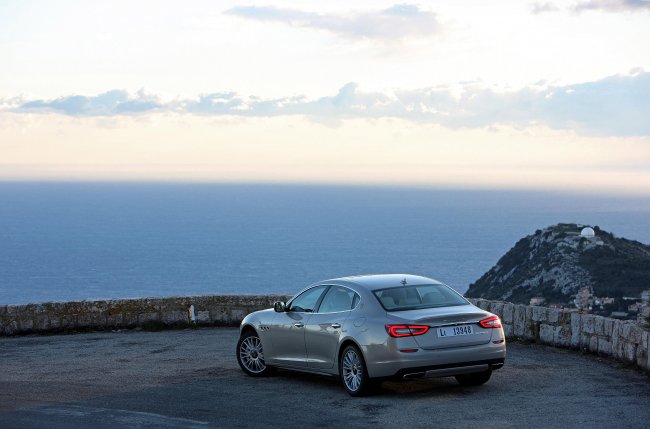  Maserati Quattroporte    