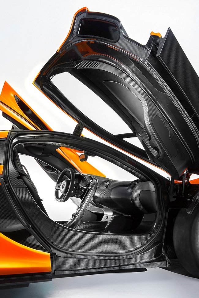 Рассекречен интерьер гиперкара McLaren P1