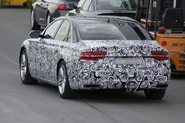 Audi    A8