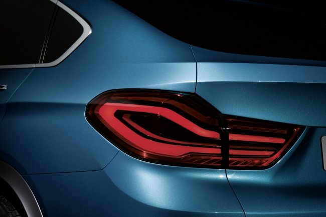 Набор официальных изображений спортивного кроссовера BMW X4