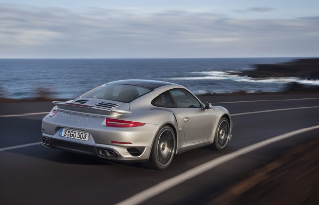 Новые Porsche 911 Turbo и Turbo S — только «автомат», полноуправляемое шасси и больше 500 лошадиных сил