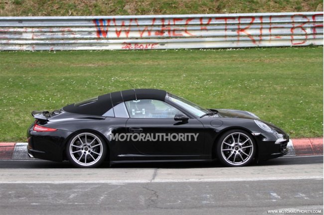 Новый Porsche 911 Targa замечен почти без камуфляжа